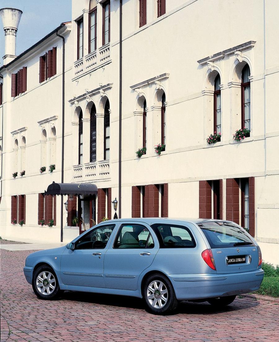  Lancia Lybra SW 1999 года  (фото 6 из 57)